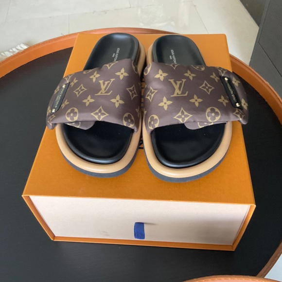 NEW Louis Vuitton Pool pillow Slippers - Picture 4 of 10